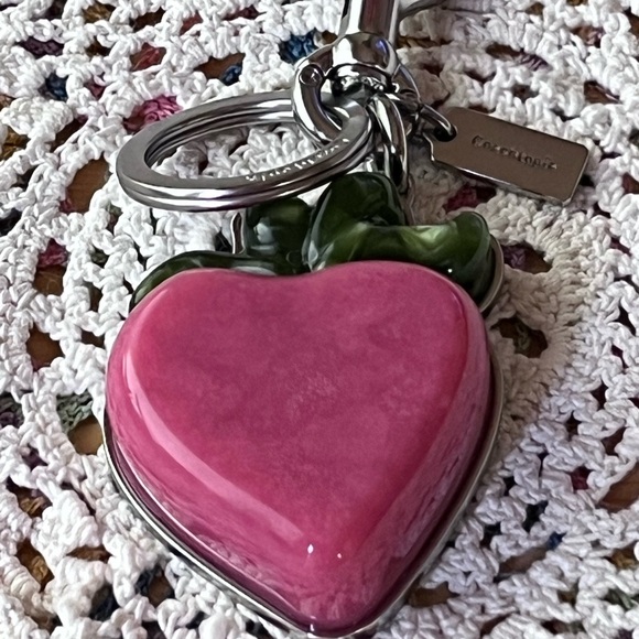 π COACH COACHTOPIA STRAWBERRY BAG CHARM π NWOT π - Picture 16 of 16